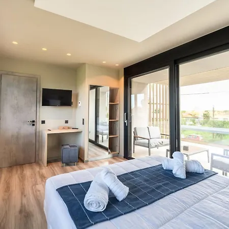 Grand Pool Apartmán Kourouta
