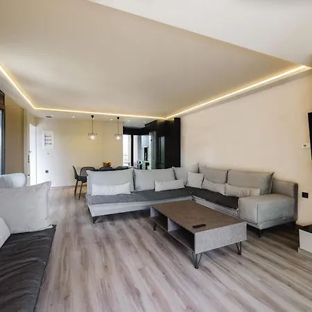 Apartmán Grand Pool Kourouta