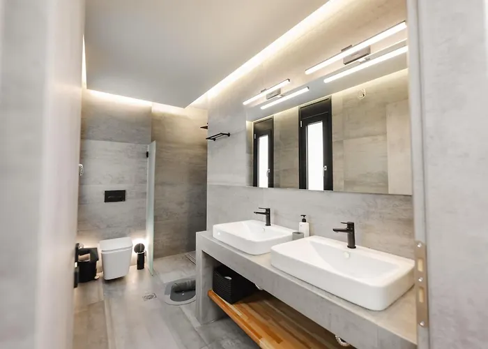 Grand Pool Κουρούτα