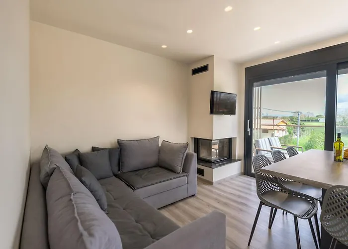 Διαμέρισμα Grand Pool Κουρούτα