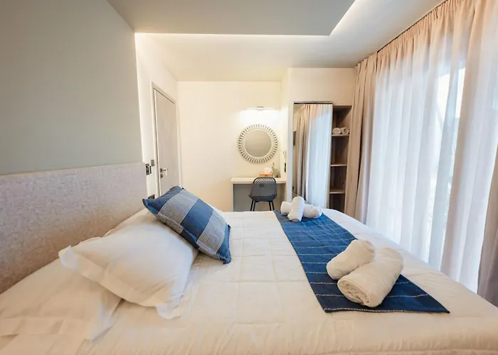 Grand Pool * Κουρούτα