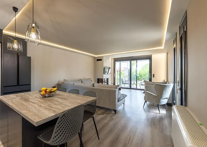 Grand Pool Κουρούτα