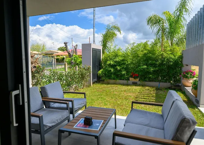 Grand Pool * Κουρούτα